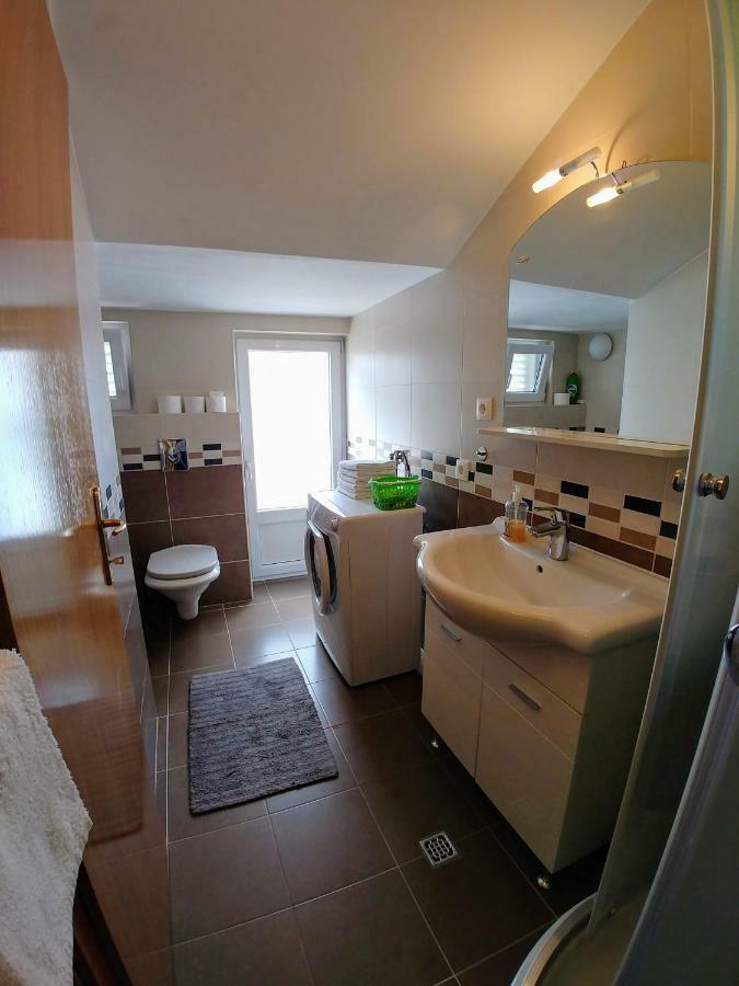 Penthouse Studio With Sea View Makarska Esterno foto