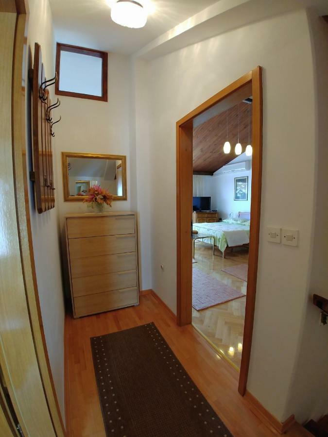 Penthouse Studio With Sea View Makarska Esterno foto