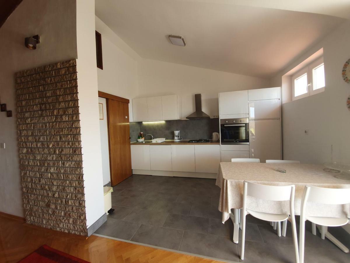 Penthouse Studio With Sea View Makarska Esterno foto