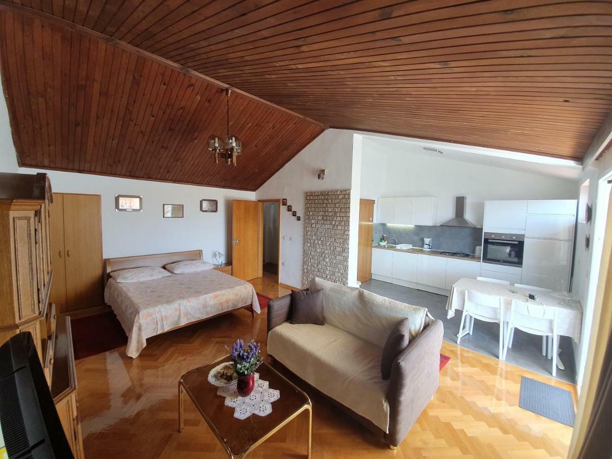 Penthouse Studio With Sea View Makarska Esterno foto