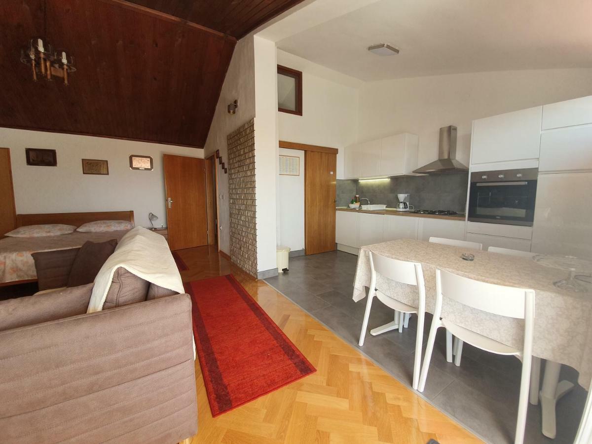 Penthouse Studio With Sea View Makarska Esterno foto